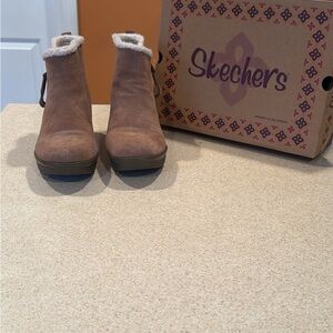 Skechers Tan Ankle Boots with Cozy Lining